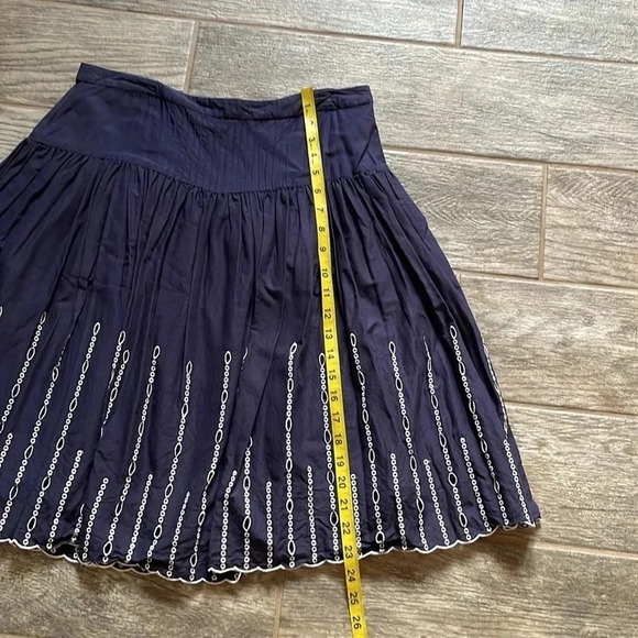 Moda International cotton A-lined skirt Navy & white embroidered details Size 8 - Picture 8 of 12